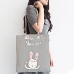- Canta-4641-1 - Realhomes Gri Zemin Baby Shower Temalı Tavşan Desenli Dijital Baskılı Çocuk Odası Kumaş Plaj Çantası Realhomes