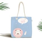 - Canta-4645 - Realhomes Mavi Zemin I'm A Boy Yazılı Aslan Desenli Dijital Baskılı Çocuk Odası Kumaş Plaj Çantası Realhomes