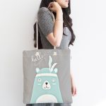 - Canta-4649-1 - Realhomes Gri Zemin Sevimli Ayıcık Desenli Özel Tasarımlı Dijital Baskılı Kumaş Plaj Çantası Realhomes