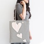 - Canta-4662-1 - Realhomes Gri Zemin Puanlı Kalp Motifli Özel Tasarımlı Dijital Baskılı Çocuk Odası Kumaş Plaj Çantası Realhomes
