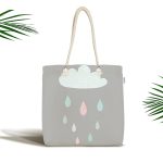 - Canta-4667 - Realhomes Gri Zemin Bulut Ve Yağmur Motifli Özel Tasarımlı Dijital Baskılı Kumaş Plaj Çantası Realhomes