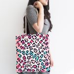 - Canta-4671-1 - Realhomes Renkli Leopar Desenli Özel Tasarımlı Dijital Baskılı Çocuk Odası Kumaş Plaj Çantası Realhomes