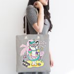 - Canta-4682-1 - Realhomes Gri Zeminli Tatil Temalı Sevimli Kedi Desenli Dijital Baskılı Kumaş Plaj Çantası Realhomes