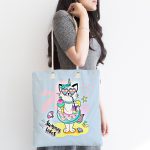 - Canta-4727-1 - Realhomes Mavi Zeminde Tatil Temalı Kedi Desenli Dijital Baskılı Kumaş Plaj Çantası Realhomes