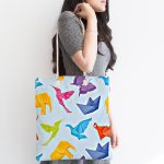 - Canta-4832-1 - Realhomes Realhomes Mavi Zeminli Origami Sanatı Dijital Baskılı Kumaş Plaj Çantası Realhomes