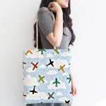 - Canta-4859-1 - Realhomes Realhomes Mavi Zeminde Uçak Desenli Bulutlar Dijital Baskılı Kumaş Plaj Çantası Realhomes