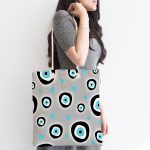 - Canta-4928-1 - Realhomes Realhomes Gri Zeminde Nazar Boncuklu Dijital Baskılı Kumaş Plaj Çantası Realhomes