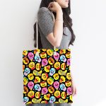 - Canta-4944-1 - Realhomes Realhomes Siyah Zeminde Nom Nom Pankek Dijital Baskılı Kumaş Plaj Çantası Realhomes