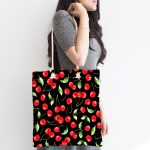 - Canta-4946-1 - Realhomes Realhomes Siyah Zeminde Kiraz Desenli Dijital Baskılı Kumaş Plaj Çantası Realhomes