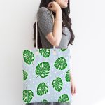 - Canta-4952-1 - Realhomes Realhomes Mavi Zeminde Yapraklar Dijital Baskılı Kumaş Plaj Çantası Realhomes