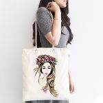 - Canta-5094-1 - Realhomes Beyaz Zeminde Renkli Kalem Çizimli Dekoratif Kumaş Plaj Çantası Realhomes