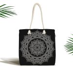 - Canta-5126 - Realhomes Siyah Zeminde Beyaz Mandala Desenli Kumaş Plaj Çantası Realhomes