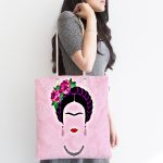 - Canta-5211-1 - Realhomes Pembe Zeminde Kahlo Frida Dijital Baskılı Kumaş Plaj Çantası Realhomes