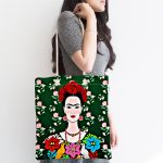 - Canta-5212-1 - Realhomes Yeşil Zeminde Frida Kahlo Motifli Özel Tasarım Kumaş Plaj Çantası Realhomes