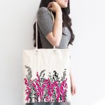 - Canta-5233beyaz-1 - Realhomes Beyaz Zeminde Gri Ve Fuşya Çiçek Dijital Baskılı Kumaş Plaj Çantası Realhomes
