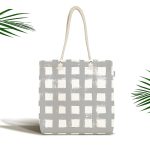 - Canta-5236gri - Realhomes Gri Zeminde Geometrik Kare Motifli Kumaş Plaj Çantası Realhomes