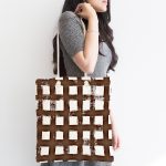 Kahve Zeminde Geometrik Kare Motifli Kumaş Plaj Çantası Realhomes