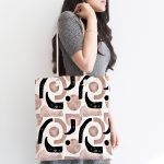 Beyaz Zeminde Soyut Geometrik Çizim Motifli Kumaş Plaj Çantası Realhomes