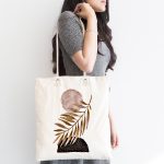 - Canta-5316-1 - Realhomes Beyaz Zeminde Soyut Çizim Ay Ve Yaprak Motifli Kumaş Plaj Çantası Realhomes