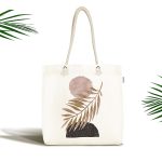 - Canta-5316 - Realhomes Beyaz Zeminde Soyut Çizim Ay Ve Yaprak Motifli Kumaş Plaj Çantası Realhomes