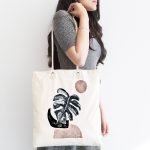 - Canta-5320-1 - Realhomes Beyaz Zeminde Tropik Yaprak Desen Dijital Baskılı Kumaş Plaj Çantası Realhomes