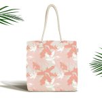 - Canta-5341 - Realhomes Gri Zemin Üzerinde Pembe Beyaz Yaprak Motifli Kumaş Plaj Çantası Realhomes