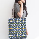 Gri Zemin Üzerinde Kahverengi Kot Çizgili Kumaş Plaj Çantası Realhomes