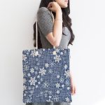 - Canta-5412-1 - Realhomes Kot Zemin Üzerinde Kar Tanesi Dijital Baskılı Özel Tasarım Kumaş Plaj Çantası Realhomes