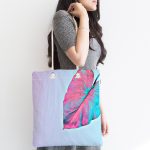 - Canta-5518sol-1 - Realhomes Toz Mavisi Zeminli Tropik Yapraklı Özel Tasarım Modern Kumaş Plaj Çantası Realhomes