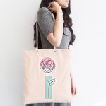 Pembe Zeminde Gül Motifli Bohemian Kumaş Plaj Çantası Realhomes