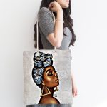 - Canta-6743-1 - Realhomes Realhomes Gri Zeminde Etnik Afrikan Woman Tasarımlı Kumaş Plaj Çantası Realhomes