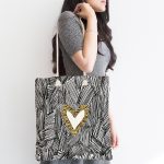 Siyah Onedraw Çizimli Gold Renkli Kalp Desenli Dijital Baskılı Kumaş Plaj Çantası Realhomes