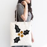 - Canta-7147-1 - Realhomes Beyaz Zeminde Onedraw Çizimli Yaprak Desenli Dijital Baskılı Kumaş Plaj Çantası Realhomes