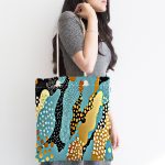 - Canta-7171-1 - Realhomes Renkli Zeminde Gold Detaylı Dijital Baskılı Kumaş Plaj Çantası Realhomes