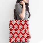 - Canta-7187-1 - Realhomes Kırmızı Zemin Üzerinde Beyaz Kar tanesi Desenli Dijital Baskılı Kumaş Plaj Çantası Realhomes