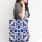 - Canta-7215-1 - Realhomes Beyaz Zemin Üzerinde Çini Desenli Dijital Baskılı Kumaş Plaj Çantası Realhomes