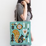 - Canta-7243-1 - Realhomes Renkli Zeminde Sincap Desenli Dijital Baskılı Kumaş Plaj Çantası Realhomes