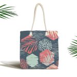 - Canta-7331 - Realhomes  Renkli Zemin Üzerinde Yaprak Motifli Dijital Baskılı Kumaş Plaj Çantası Realhomes