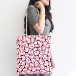 Siyah Zemin Üzerinde Pembe Renkli Puantiye Desenli Dijital Baskılı Kumaş Plaj Çantası Realhomes