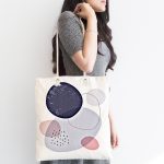 - Canta-7437-1 - Realhomes Beyaz Zeminde Renkli Oval Desenli Dijital Baskılı Kumaş Plaj Çantası Realhomes