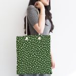 - Canta-7494-1 - Realhomes Yeşil Zeminli Beyaz Puantiyeli Dijital Baskılı Kumaş Plaj Çantası Realhomes