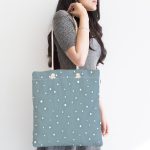 Renkli Zeminli Beyaz Puantiyeli Dijital Baskılı Kumaş Plaj Çantası Realhomes