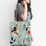 Rengarenk Zeminli Rengarenk Çiçek Desenli Dijital Baskılı Kumaş Plaj Çantası Realhomes