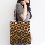 Gold Zemin Üzerinde Siyah Geometrik Desenli Dijital Baskılı Kumaş Plaj Çantası Realhomes