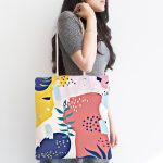 Beyaz Zemin Üzerinde Renkli Onedraw Çizimli Dijital Baskılı Kumaş Plaj Çantası Realhomes