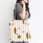 - Canta-7555-1 - Realhomes Beyaz Zemin Üzerinde Gold Renkli Yılbaşı Temalı Dijital Baskılı Kumaş Plaj Çantası Realhomes