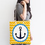 - Canta-7600-1 - Realhomes  Sarı Zemin Üzerinde Çapa Çizimli Dijital Baskılı Kumaş Plaj Çantası Realhomes