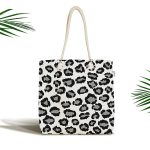 - Canta-7605 - Realhomes Gri Zemin Üzerinde Geometrik Çizim Dijital Baskılı Kumaş Plaj Çantası Realhomes