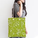 Rengarenk Zemin Üzerinde Onedraw Çizimli Çiçek Desenli Dijital Baskılı Kumaş Plaj Çantası Realhomes