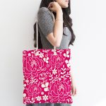 Rengarenk Zemin Üzerinde Çiçek Desenli Dijital Baskılı Kumaş Plaj Çantası Realhomes